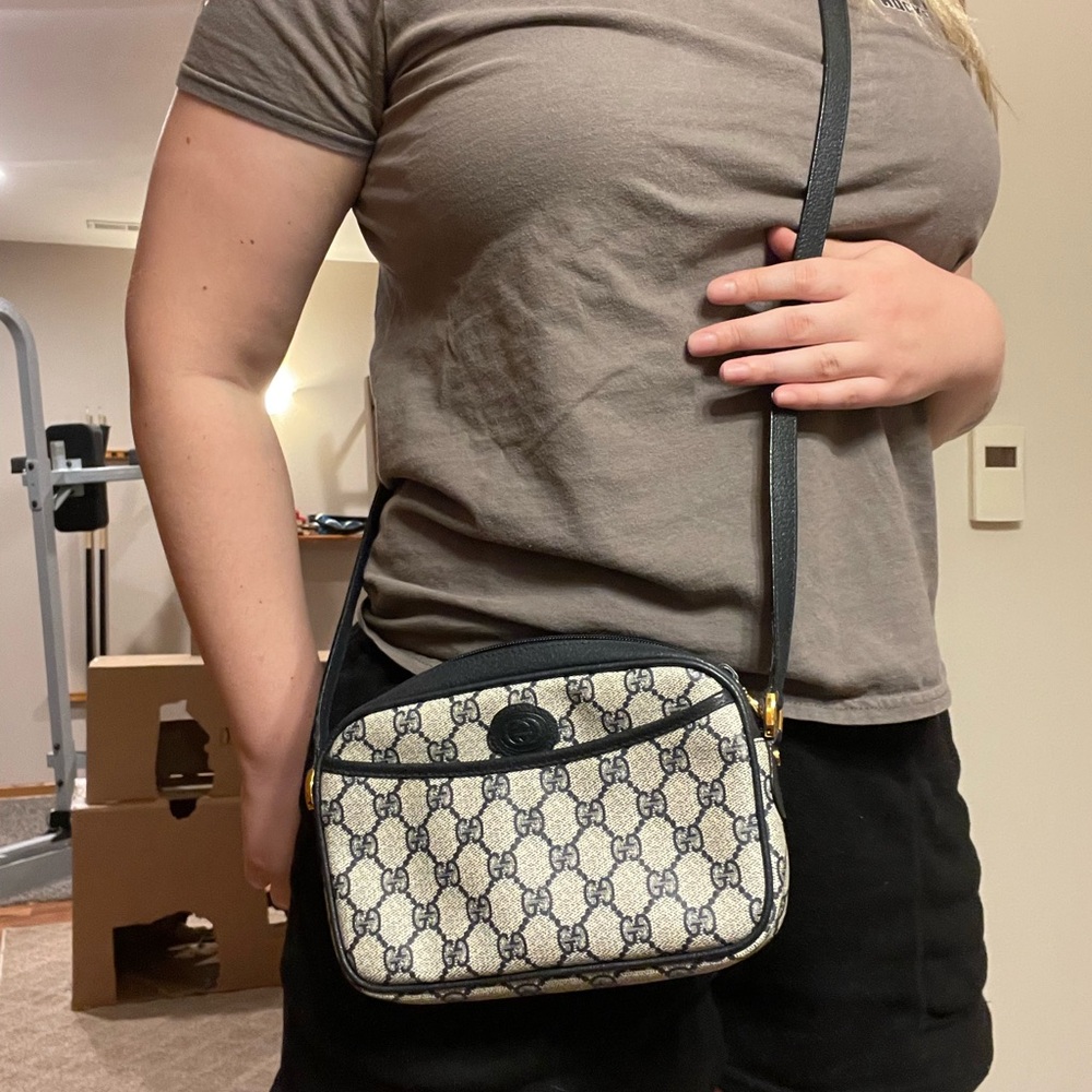 Vintage Gucci Crossbody Camera Bag - Picture 7 of 17